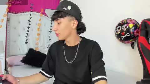 xaanderGrey online show from October 17, 7:40 pm