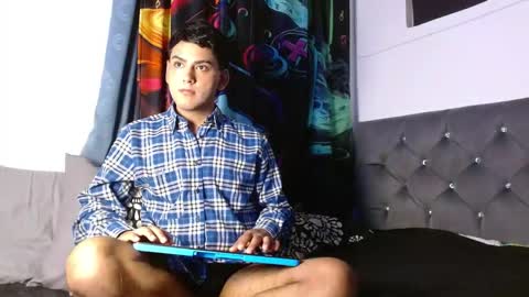 Snapshot of xandrodeluxe chatting on October 24, 2:41 pm xandrodeluxe online show from October 24, 2:41 pm