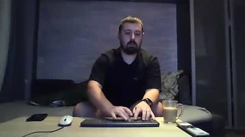 xfikusx44 online show from December 16, 5:47 am