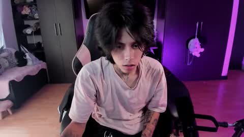 xIce Boy online show from December 22, 1:08 pm