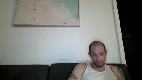 Snapshot of xlpack69 chatting on January 21, 5:28 am John online show from January 21, 5:28 am
