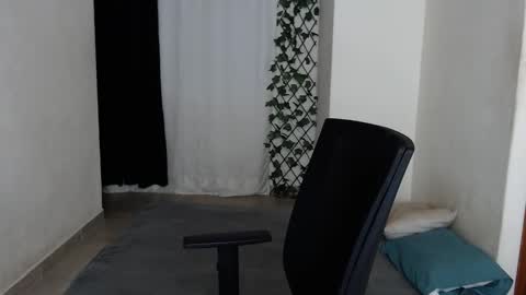 xtranherr online show from January 10, 7:04 am