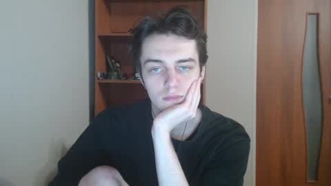 traqqq online show from December 3, 7:09 pm