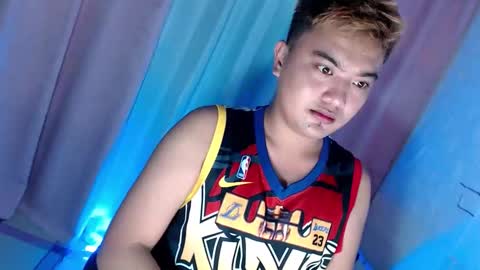 Snapshot of xxhotloyd_cummerx chatting on October 24, 11:23 am Loyd online show from October 24, 11:23 am