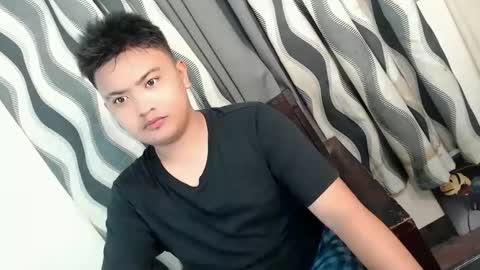 Snapshot of xxhotloyd_cummerx chatting on February 23, 12:11 pm Loyd online show from February 23, 12:11 pm