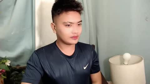 Snapshot of xxhotloyd_cummerx chatting on December 14, 5:14 pm Loyd online show from December 14, 5:14 pm