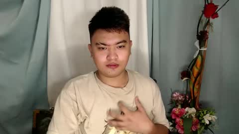 Snapshot of xxhotloyd_cummerx chatting on January 1, 10:54 am Loyd online show from January 1, 10:54 am