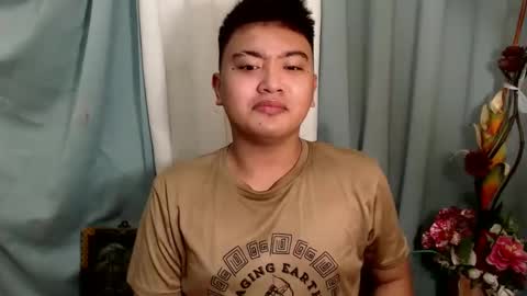Snapshot of xxhotloyd_cummerx chatting on January 3, 4:27 pm Loyd online show from January 3, 4:27 pm