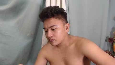 Snapshot of xxhotloyd_cummerx chatting on January 13, 12:45 pm Loyd online show from January 13, 12:45 pm