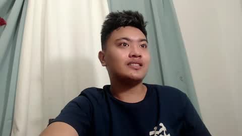 Snapshot of xxhotloyd_cummerx chatting on December 3, 3:33 pm Loyd online show from December 3, 3:33 pm