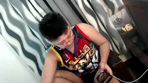 Snapshot of xxhotloyd_cummerx chatting on January 14, 2:11 pm Loyd online show from January 14, 2:11 pm