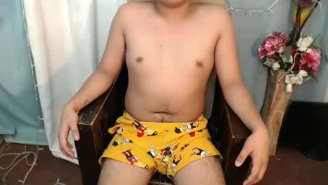 Snapshot of xxhotloyd_cummerx chatting on January 24, 9:39 am Loyd online show from January 24, 9:39 am