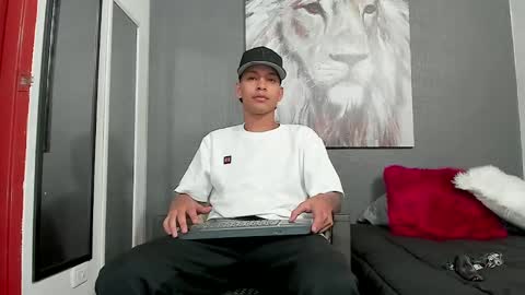 Sr. Y0ung Master online show from December 30, 5:26 am