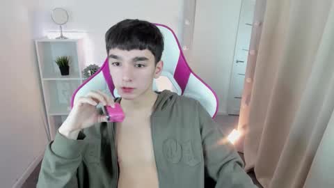 yamitwink online show from November 15, 5:31 am