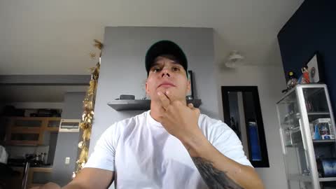 Snapshot of yatho_ chatting on December 7, 7:54 pm yahto online show from December 7, 7:54 pm
