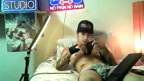 yeisoncastellanos1999 online show from February 20, 9:27 pm