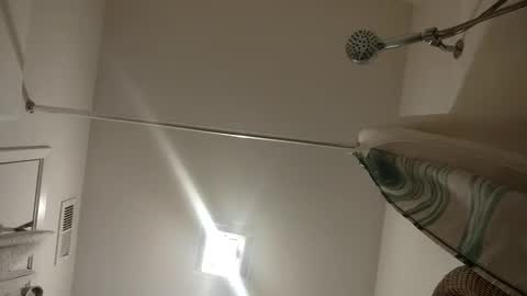 yesicanlickit4u6969 online show from December 25, 9:22 pm