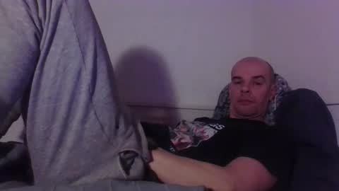 yewloo online show from February 14, 7:20 pm