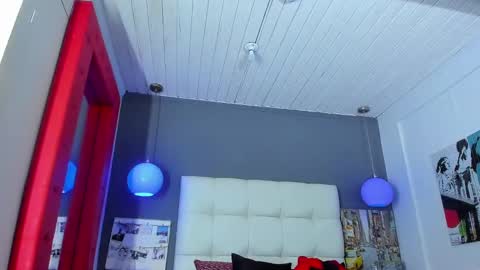 Snapshot of yiyo10_ chatting on October 1, 9:41 pm Yiyo online show from October 1, 9:41 pm