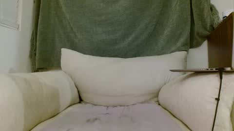 Snapshot of yngstud24 chatting on October 25, 4:25 am Yngstud24 online show from October 25, 4:25 am