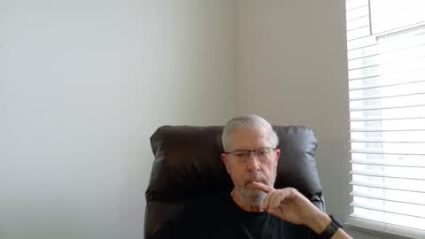 Colorado Guy Straight online show from November 18, 2:43 pm