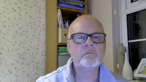 yourmumisfit online show from December 8, 5:55 pm