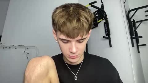 yoursweetyguy online show from November 5, 6:10 pm