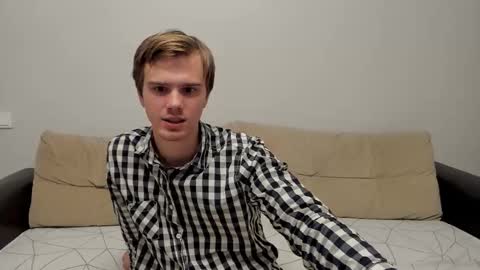 Yue Lang and Samm online show from November 7, 7:17 pm