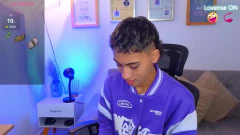 yulian_vasquez online show from November 11, 12:32 pm