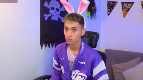 yulian_vasquez online show from October 21, 12:30 pm