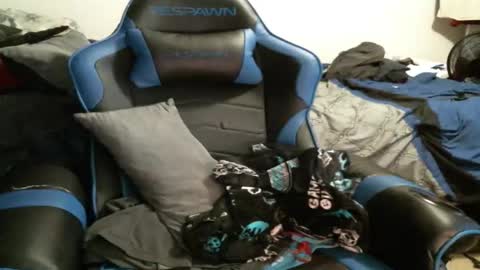 yung_daddy97 online show from November 3, 11:28 pm