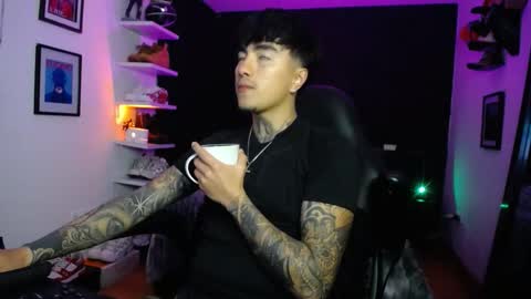 zac_muller1 online show from December 14, 11:34 pm