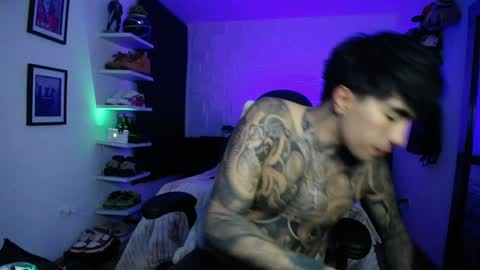 zac_muller1 online show from April 12, 8:49 am