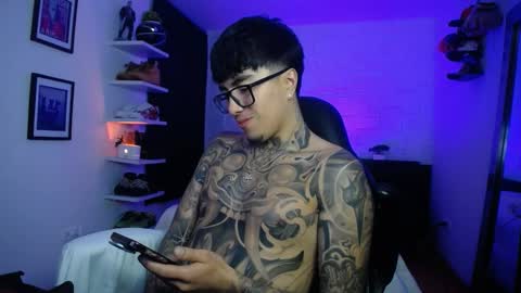 zac_muller1 online show from January 18, 4:36 am