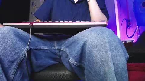 Snapshot of zac_watson chatting on September 23, 4:45 am Zac Freelance model online show from September 23, 4:45 am