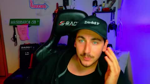 Zach Rhyder online show from October 20, 1:53 am