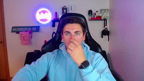 Zach Rhyder online show from December 3, 2:23 am