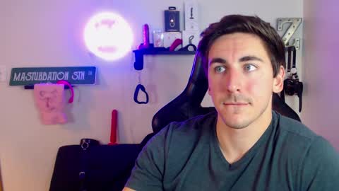 Zach Rhyder online show from December 5, 2:42 am