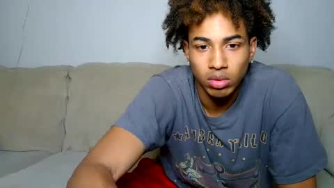 Snapshot of zachbrownn chatting on October 30, 5:20 am zachbrownn online show from October 30, 5:20 am