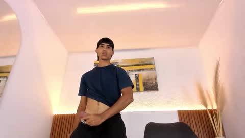 Zander online show from December 2, 12:36 am