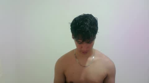 zeus_183 online show from November 2, 11:53 pm