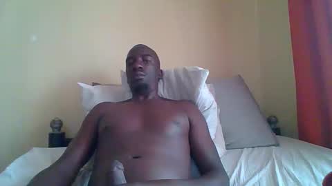 Snapshot of zlatann2012 chatting on October 14, 6:42 am Zlatann2012 online show from October 14, 6:42 am