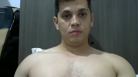 zoro_00 online show from December 2, 12:47 am