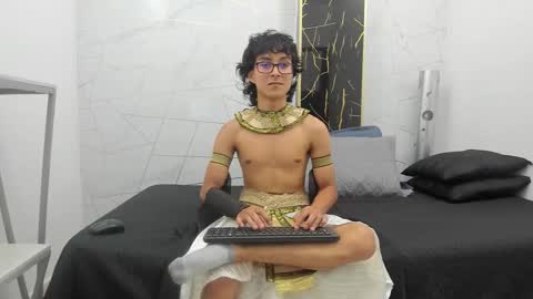     online show from October 21, 7:28 pm