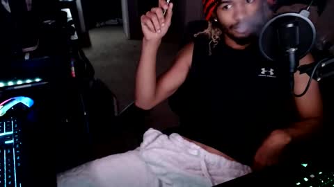 Snapshot of zylr chatting on October 25, 7:10 am mixedtwinklol online show from October 25, 7:10 am