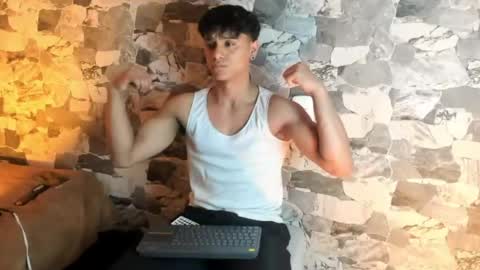 zyzz_1812 online show from April 1, 4:25 am
