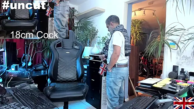 OnlineBossUK online show from December 25, 6:52 pm