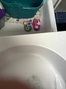 bastiiioooo online show from December 18, 12:01 pm