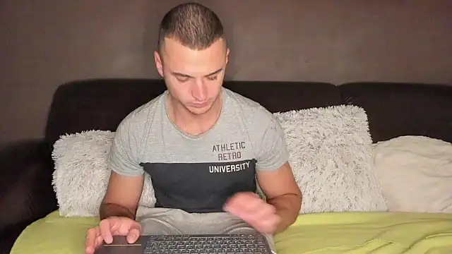 paulblack21 online show from November 5, 6:10 pm