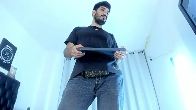 JohanyLatino online show from January 27, 1:48 am